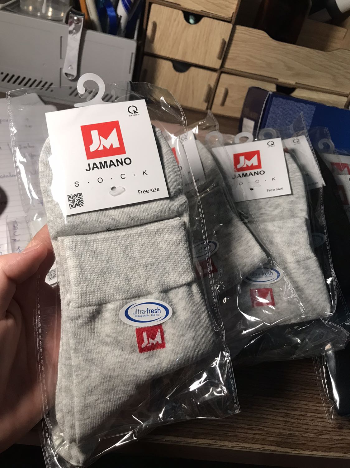 Xịn xò *** lắm mn ạ. Nên mua nhé tất ko quá dày nhưng co giãn tốt mua trên tiki giá rẻ nhất rồi. Hài lòng