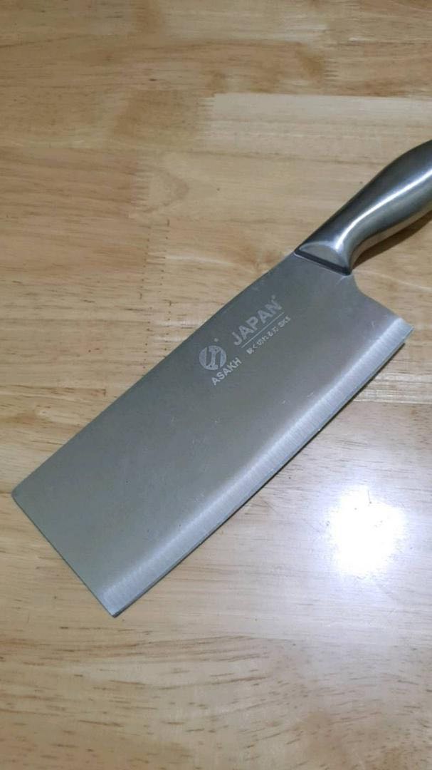 Đã nhận hàng, đóng gói cẩn thận, dao nhẹ cầm k có cảm giác. Số lượng đủ bộ. Dao rất bén. Tớ đã làm *** ngọt sớt luôn. Dao thái và kéo mới rất ok, dao chặt thì quá nuột cho 1 cú dập Mua để thái thì ổn áp nhé mn.