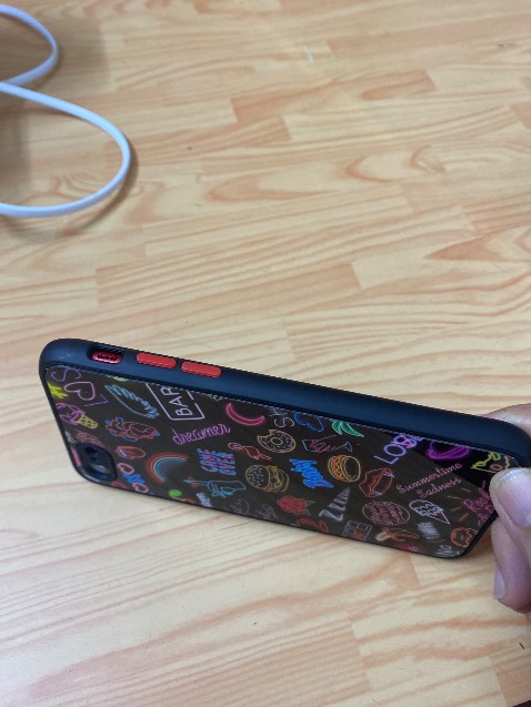 Ốp đẹp. Sản phẩm giống mô tả. Hàng tốt. Tôi rất thích.