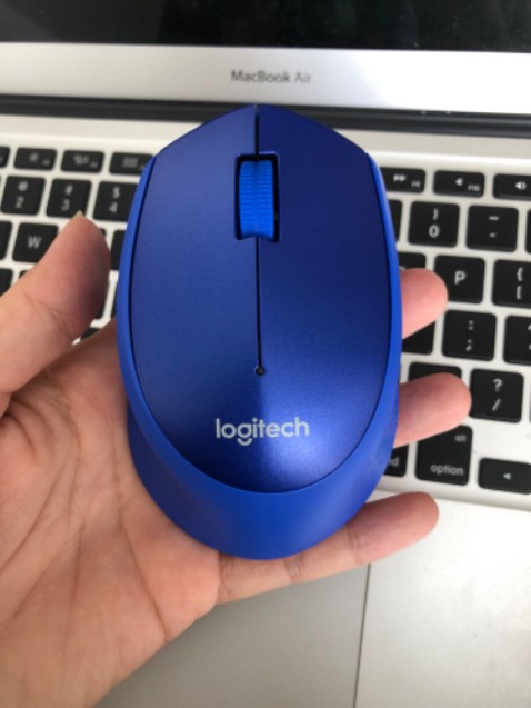 Giao nhanh. Đóng gói dc nhưng khi mở chuột lớp bên trong đã bị khui như hình. Chuột xài êm