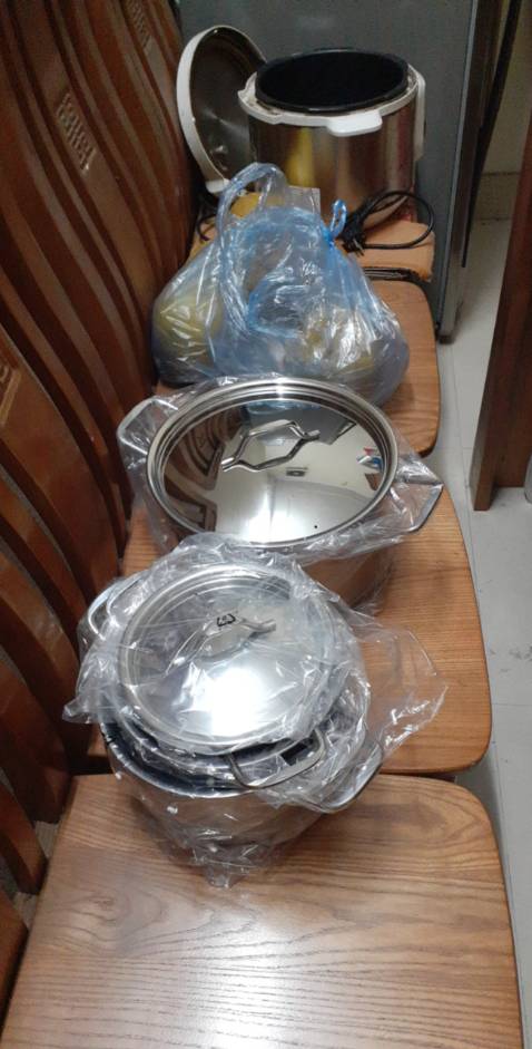 Cho 5 sao nhé. Hàng đến nhanh hơn hẹn, sản phẩm nồi thì đẹp, ko bị bóp méo, nồi 3 đáy nên rất chắc chắn, dc tặng thêm một bộ rổ nữa. Đóng gói cẩn thận, hàng đẹp và là inox 304 nên rất ổn. săn dc hàng rẻ nên phấn khởi thêm