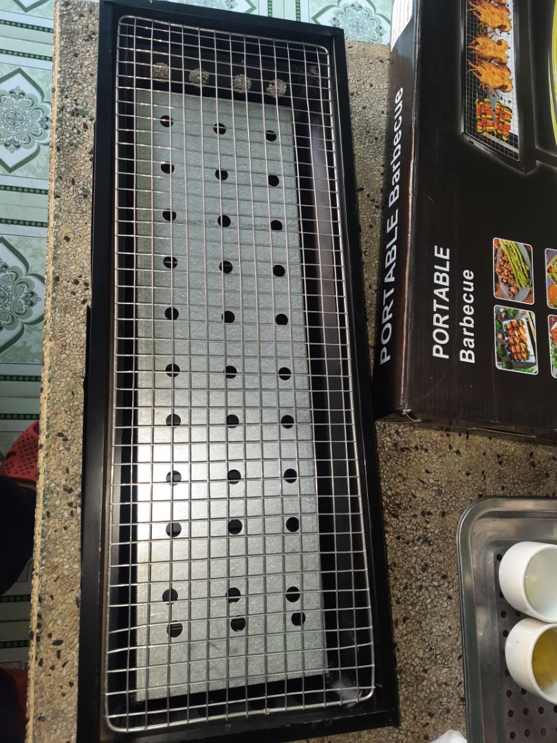 chân mỏng manh công vênh quá sop ơi! chẳng may đang nướng con mèo chạy qua va vào thì tôi (cố gắng khắc phục lại cái chân cho cứng chút để đảm bảo an toàn cho người sử dụng nhé)