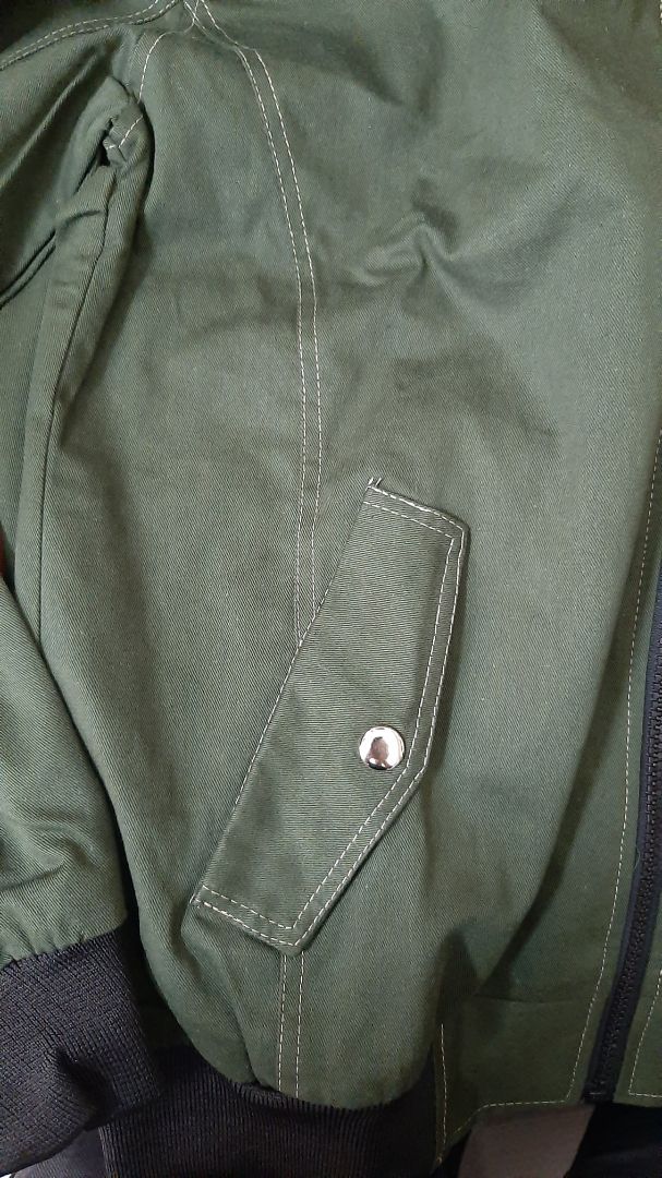 cảm ơn shop vs tiki cho 1 cái áo quá ưng , vừa nhận dc áo là thấy ok liền luôn ! đường chỉ may chắc chắn dung nhu mo tả chất lượng rất tốt, có nhiều túi 
rất tiện lợi , m55 size m là ok chuẩn body ,  chúc shop và tiki ngày càng phát triển nha , giao hàng rat nhanh luon