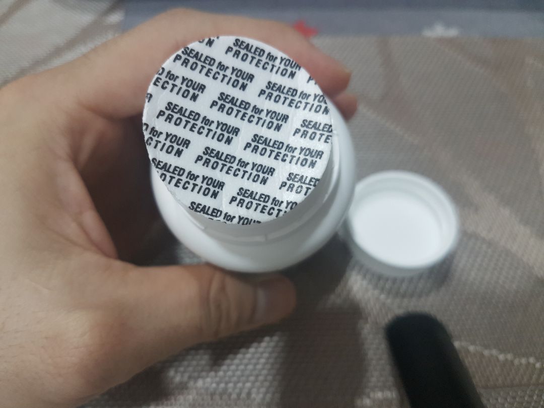 Shop đóng gói cẩn thận, gửi nhanh. Sản phẩm có tem mác cẩn thận, so sánh với các dấu hiệu để phân biệt hàng giả ở trên mạng thì k thấy nên chắc là sản phẩm chính hãng. Mới uống viên này được 1 thời gian ngắn, 1 viên/ngày nên chưa thấy tác dụng gì cụ thể, sẽ phải đợi lâu hơn để biết hiệu quả của thuốc.