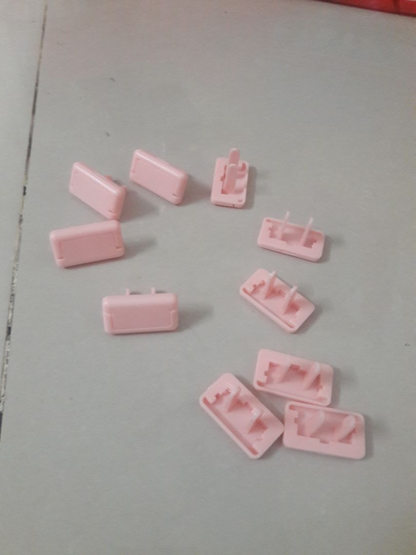 Đặt 1 ngày là giao trong khi hẹn 2 ngày, rất nhanh, ổ cắm không quá cứng, nhưng phần móc hơi lỏng, cảm giác giống như sắp rơi ra, cắm vừa vặn, đáng tiền!