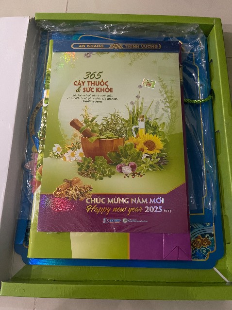 Sản phẩm tốt. Giá ok. Còn nội dung bên trong thế nào thì phải qua 2025 xé lịch mới biết. 😃