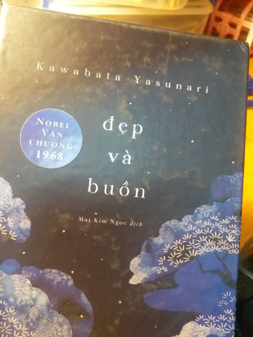 nhận hàng xong muốn trầm cảm luôn :)) k thể chấp nhận được luôn ấy thề??? bìa cứng giá trị stầm cao mà giờ mua về bị đùn *** 1 góc :)) mặt ngoài sách thì bẩn k khác nào úp xuống đất chà chà xong đem ship cho khách. tiki thực sự phải xem lại cách bán sách của mình đi ạ :)