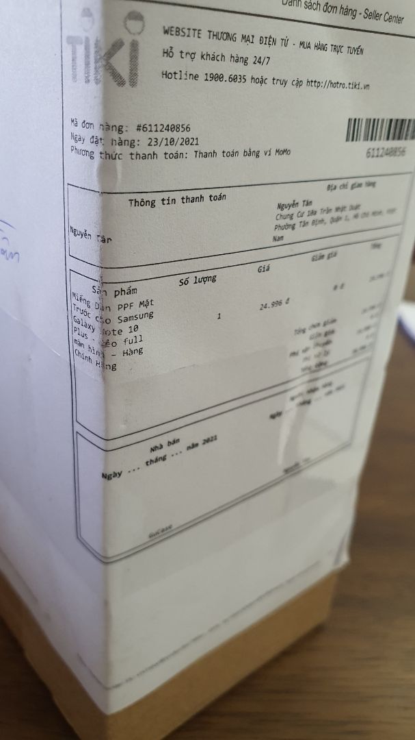 mình đặt note 10 plus giao note 10 pro. hàng vỏn vẹn 1 miếng dán và cây đẩy. shop vui lòng trả lời