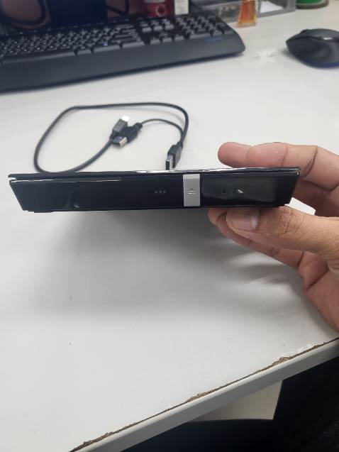 Nhỏ gọn, thiết kế đẹp, chỉ cần cắm vào máy tính là sử dụng. Hoạt động êm, độ ồn ít. Shop giao nhanh