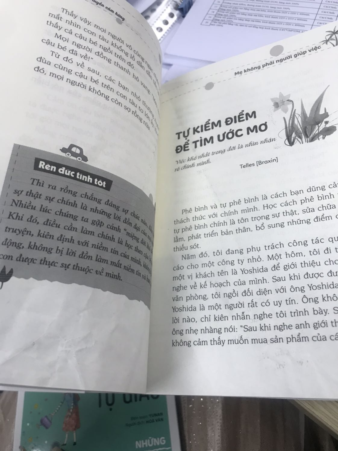 Mình mới nhận hàng lúc sáng và bây giờ ngồi định đọc thử vài trang nhưng vừa giở ra đã thế này. Đồng ý là sách thì chủ yếu là nội dung, nhưng nhàu và bị bẩn thế này cũng thật mất hứng đọc. Mong TIKI để ý!
