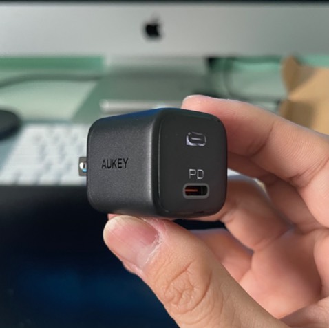 Thời gian giao hành nhanh. Chất lượng củ sạc quá tốt, nhỏ gọn, thời gian sạc điện thoại nhanh giống như thông số sản phẩm đưa ra. Cực kỳ hài lòng và tin tưởng Aukey. Mua được giá tốt từ Tiki Trading. Cảm ơn Tiki.