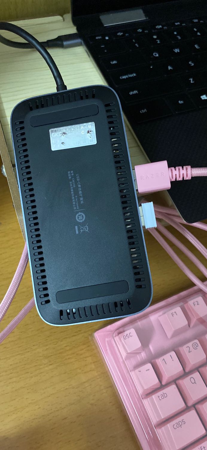 Lúc mua sản phẩm chưa có lượt mua nào nên mình cũng hơi e ngại 
Khi nhận hàng thì ưng lắm, cầm lên nhẹ dùng mấy tiếng liên tục sờ vào chỉ hơi ấm ấm, kết nối bàn phím và chuột tốt, còn lại mình chưa thử nên chưa biết kết nối ntn 
Mong là dùng bền