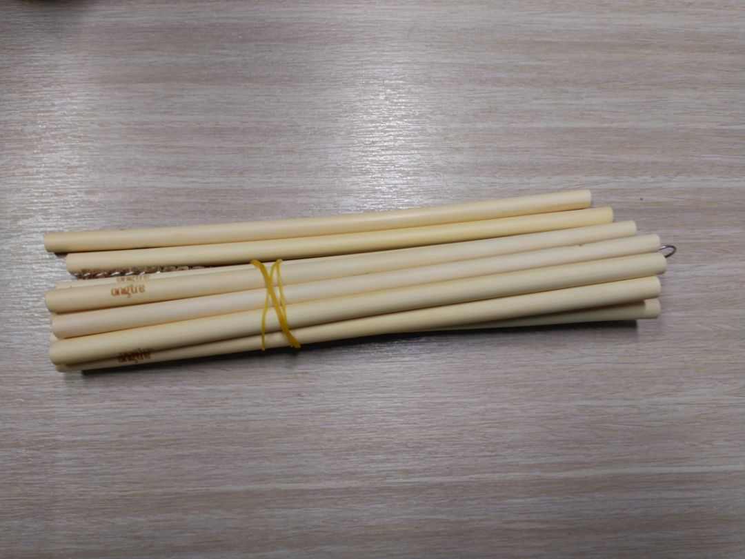 Ống hút đẹp , chất lượng, có kèm 2 cây vệ sinh ống hút. Sử dụng rất tốt vừa bảo vệ môi trường.