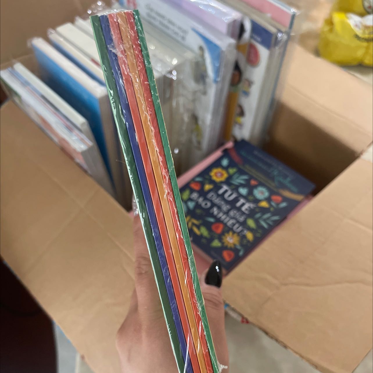 Chưa đọc , nhưng bìa sách rất cuốn hút. Đóng góp kĩ giao nhanh