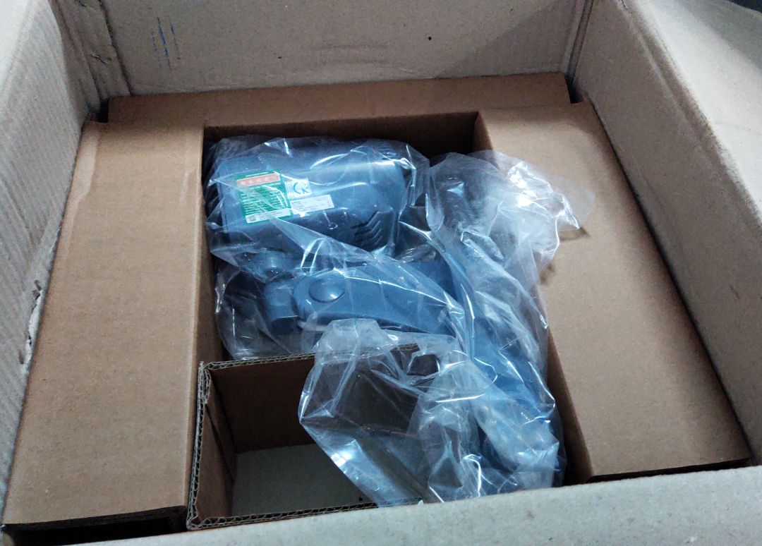 Đóng gói đẹp. Hình thức quạt sang trọng. Remote hơi thô nhưng hiệu quả. Quạt êm. Đánh giá 5 sao cho hàng Việt chất lượng.