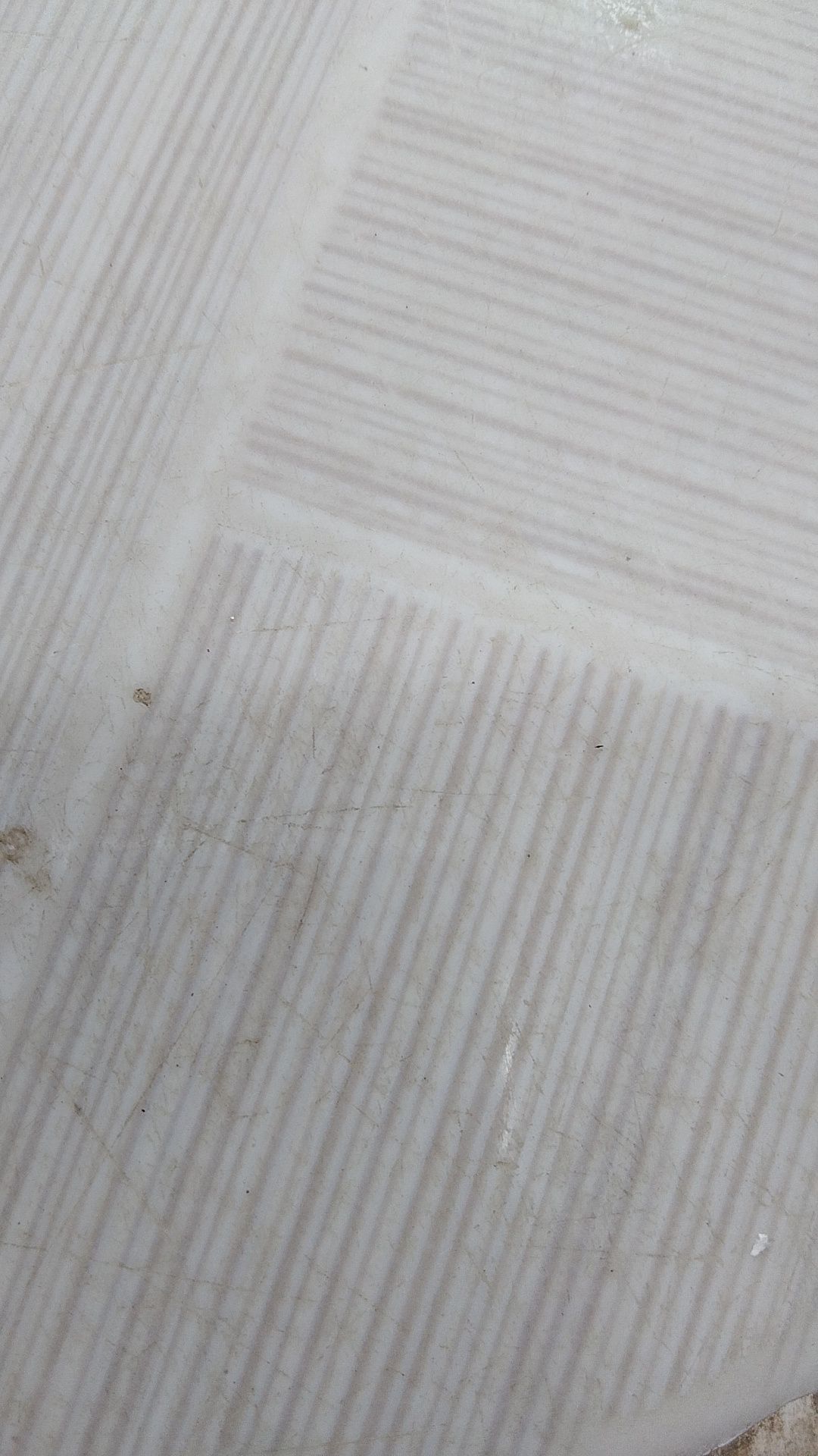 đèn đẹp nhưng giao hàng thì không được tốt lắm phải tới kho lấy hàng.