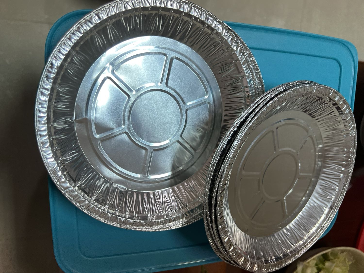 Sản phẩm giống như hình, đóng gói tuy không đẹp nhưng vẫn giữ được các dĩa nhôm bên trong hoàn hảo không bị biến dạng. Rất hài lòng với các đĩa nhôm của shop Sản phẩm giống như hình, đóng gói tuy không đẹp nhưng vẫn giữ được các dĩa nhôm bên trong hoàn hảo không bị biến dạng. Rất hài lòng với các đĩa nhôm của shop