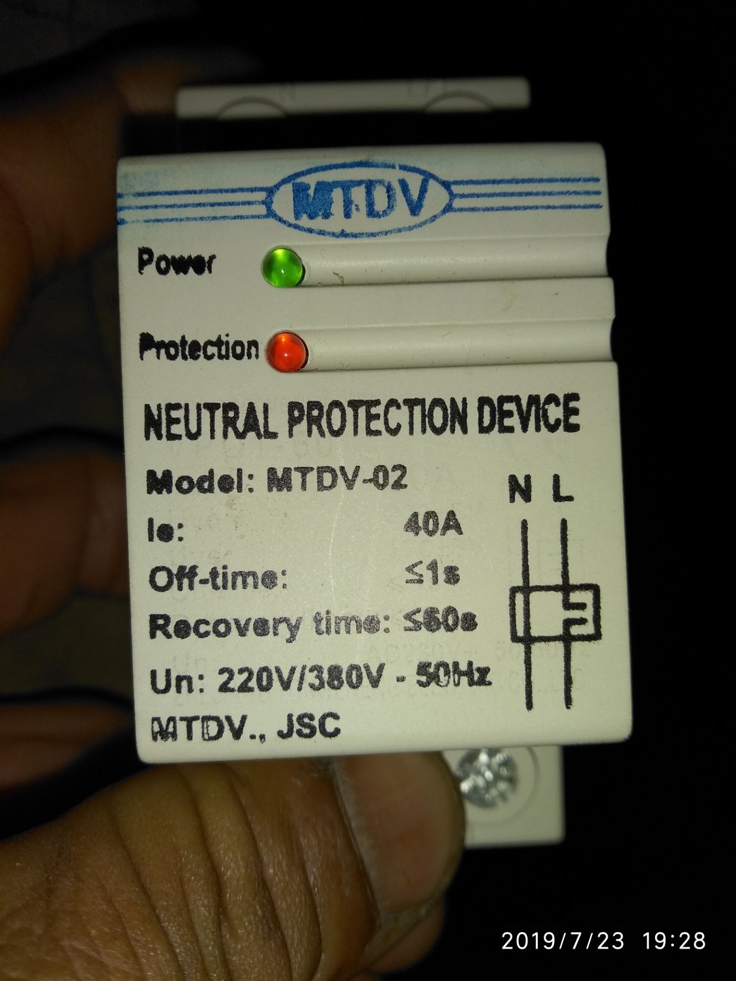 sao mà chu in trên san phẩm không giống trên shop vậy