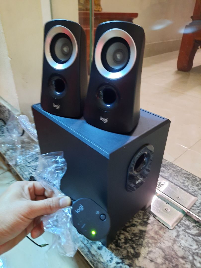 Hàng chuẩn như mô tả, mở max volum cũng không bị rè, tiếng bass không quá chắc, quá sâu nhưng ấm tiếng, chất lượng khá, được cái 2 loa vệ tinh sắc nét rõ ràng, trong trẻo.
Với tầm giá hơn 600k thì quá ổn, giao sớm hơn 1 ngày, nv giao hàng thân thiện, hàng không móp méo, đóng gói vận chuyển tốt. Vote 5*