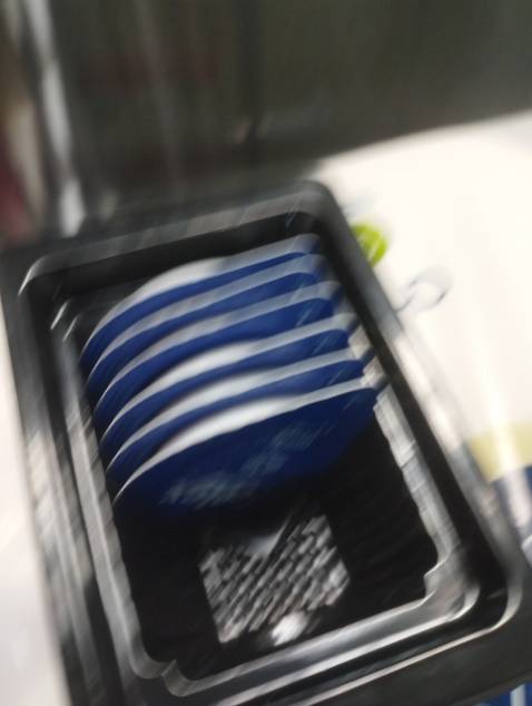 này mình thấy trên tt gthieu nên cũng mua thử chưa sài chưa biết mà cách để bao vậy là mình thích lắm trách đc tình trạng rách bao nè 😁 có cuốn bí kíp iu nữa đọc cừi ẻ =)) mà tâm lý quá tr ơi 😉😉😍😍giá rẻ hơn nên mua nha mng