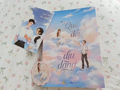 Dịu,giao nhanh,tối qua đặt, chiều nay đã về,đóng gói ko kĩ lắm khiến seal sách bị rách 1 ít nhưng ko ảnh hưởng tới sách và trải nghiệm:))