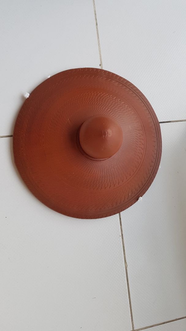 Giao hàng quá chậm, hũ mỏng, trọng lượng nhẹ hơn nhiều so với hũ đang sử dụng, bên trong hũ vết sơn không quét đều mà chảy như hàng bị lỗi. Hàng thực tế khác với hình ảnh miêu tả. Tôi muốn trả hàng, tiki vui lòng hỗ trợ.