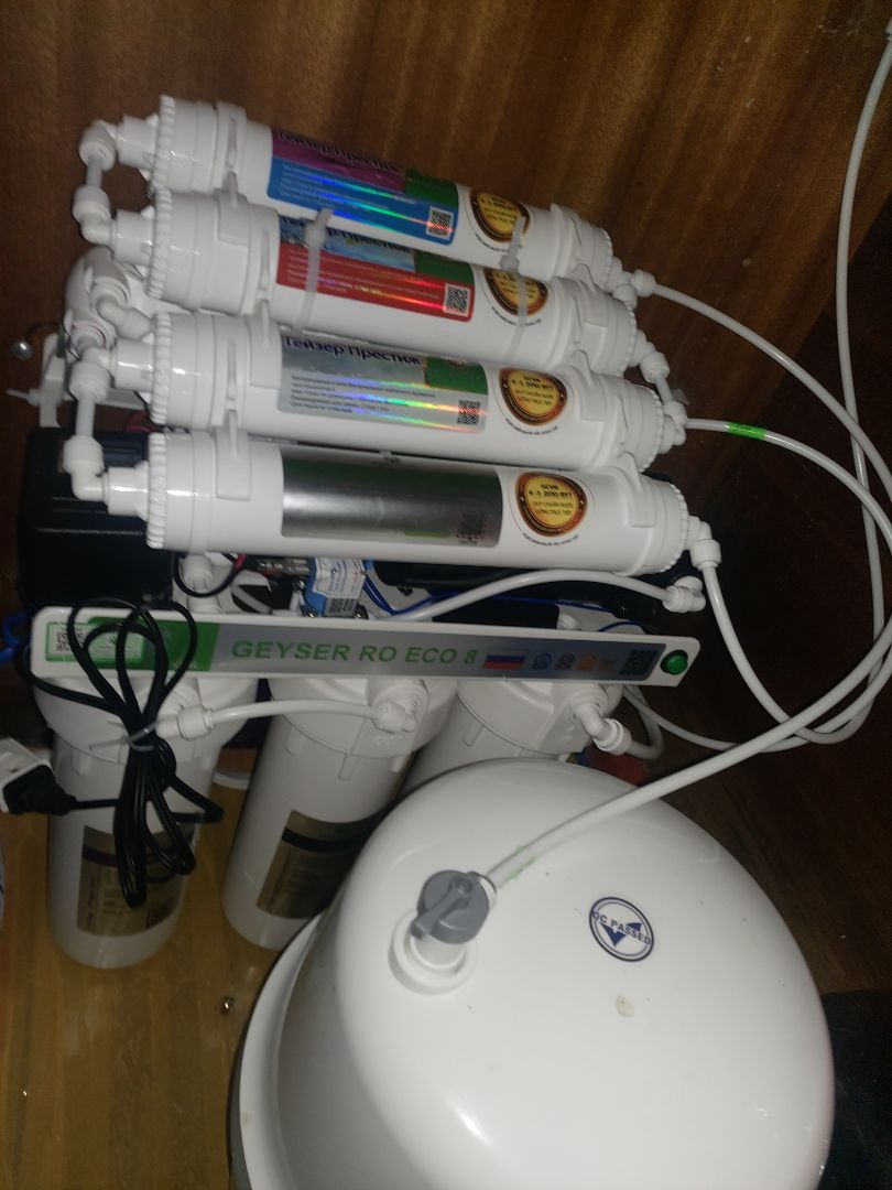 Ban đầu nhận máy từ đơn vị vận chuyển đến nhà , mở máy ra phát hiện có trục trặc chút xíu. Tuy nhiên liên hệ Shop , sau đó Shop rất có trách nhiệm, thiện chí khắc phục nhanh, gọn, nhiệt tình và bổ sung 1 vài chi tiết lặt vặt nên máy đã chạy ngon lành. Máy đẹp, gọn nhẹ. giá rẻ. Đúng như Quảng cáo. Shop hướng dẫn tải áp kích hoạt bảo hành  sản phẩm rất nhiệt tình. Sau đó mình đã mua ủng hộ Shop thêm bộ 8 lõi lọc để sơ- cua. Cảm ơn shop làm ăn có tâm,uy tín. Sẽ tt ủng hộ shop lâu dài khi có nhu cầu.