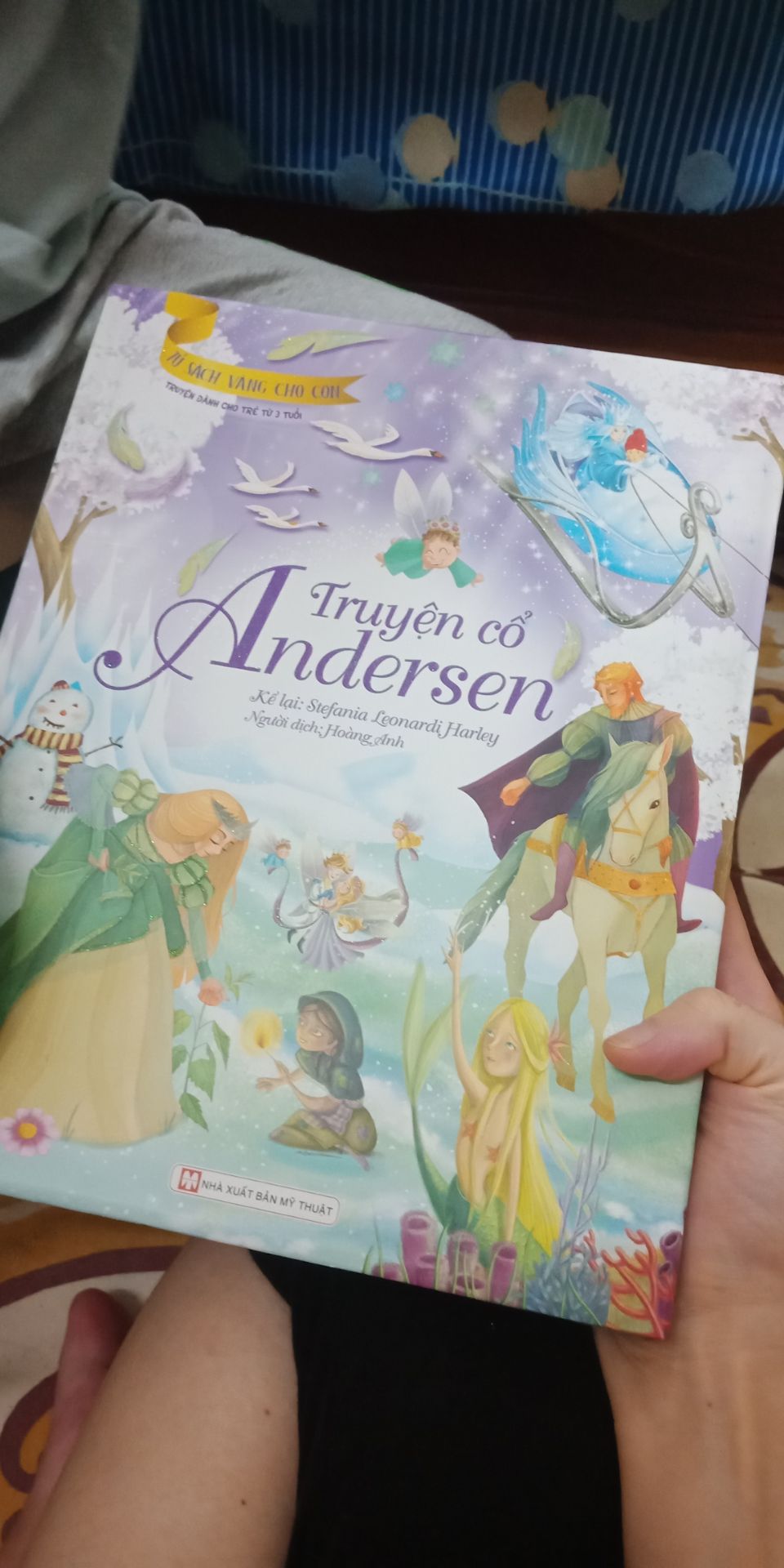 sách đẹp, giao hàng chậm, nội dung phù hợp, bìa cứng cáp. lần sau lại mua, có qr code để các con học tiếng anh