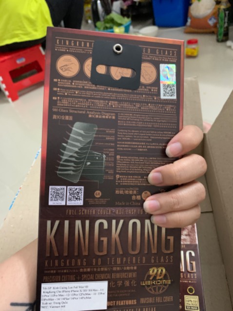 Đặt hàng kính chống nhìn trộm nhưng khi giao hàng lại giao trong suốt. Tiêu đề sản phẩm là 1 đằng tới lúc đặt hàng 1 nẻo. Sợ sẽ sai sót chủ động nhắn tin riêng cho shop nhưng shop cũng ko thèm xác nhận là đã sai mà cứ soạn đơn giao hàng. Làm ăn ko có trách nhiệm. Sẽ ko bao giờ ủng hộ lại, mong mọi người cân nhắc. Bỏ tiền ra mà ko mang lại sự hài lòng thì tốt nhất tìm shop khác