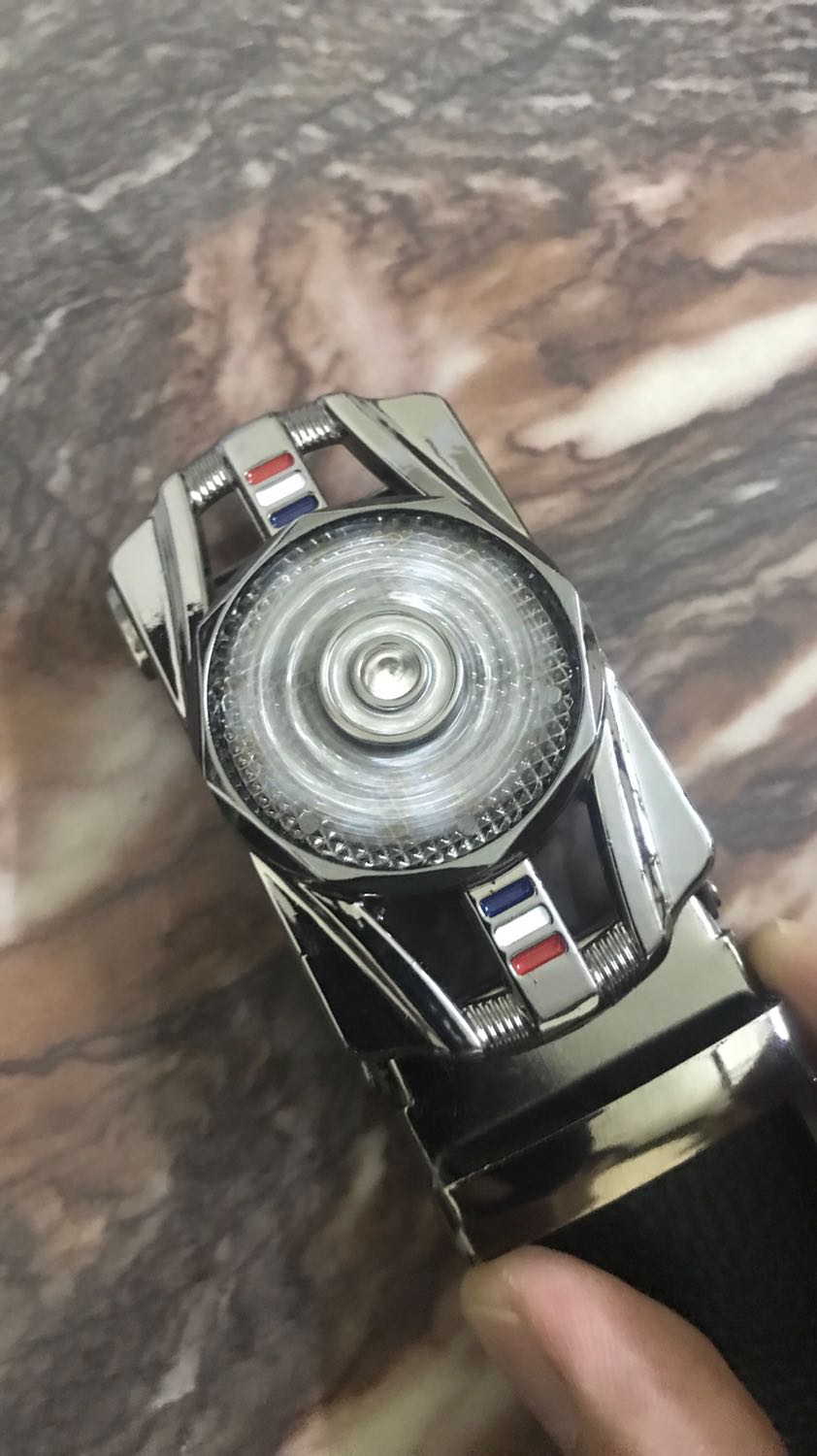 Hàng đúng như mô tả. Thắt lưng rất đẹp. Dễ phối đồ dùng cho quần vải hay quần jean cũng ok. Dây da dài nên bụng mình gần 100 đeo vẫn ok. Da mềm bóng và đẹp. Mình rất hài lòng về chất lượng sản phẩm. Khoá cũng rất dễ đeo koeeur thiết kế tiện lợi. Shop bán hàng uy tín, chất lượng tốt. Cảm ơn shop. Hàng đúng như mô tả. Thắt lưng rất đẹp. Dễ phối đồ dùng cho quần vải hay quần jean cũng ok. Dây da dài nên bụng mình gần 100 đeo vẫn ok. Da mềm bóng và đẹp. Mình rất hài lòng về chất lượng sản phẩm. Khoá cũng rất dễ đeo koeeur thiết kế tiện lợi. Shop bán hàng uy tín, chất lượng tốt. Cảm ơn shop.