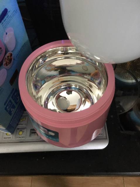 Bình đẹp dễ thương, để cơm từ sáng đến trưa vẫn ấm.