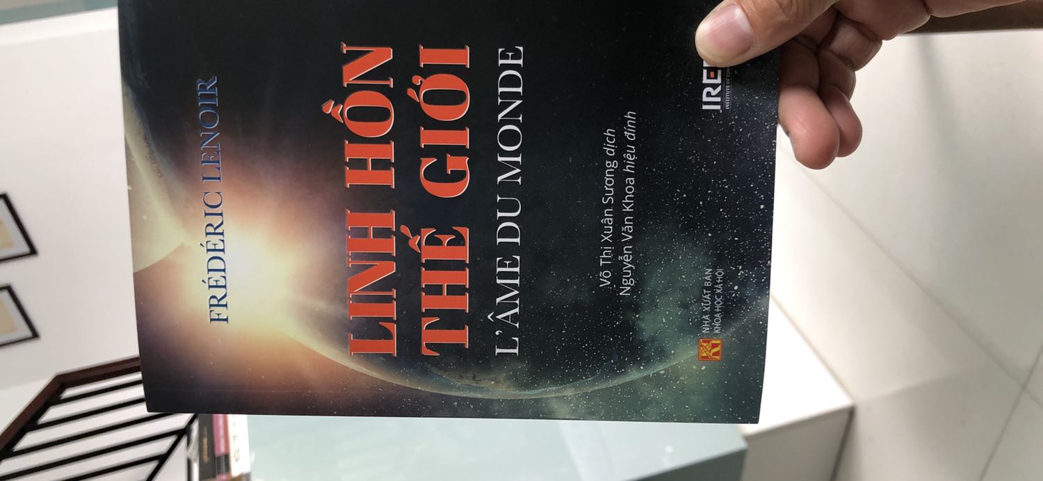 Sách được gói ghém cẩn thận, giấy in cực tốt. Frederic Lenoir là tác giả rất đáng tìm đọc!