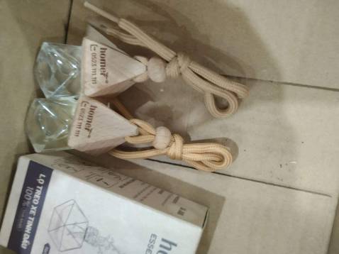 Tinh dầu xá xị đạt chuẩn hàng chất lượng, an toàn, mình đã sử dụng nhiều lần rồi và cảm thấy ok nên mua thêm sử dụng,... nên mua sản phẩm nhé ạ,...