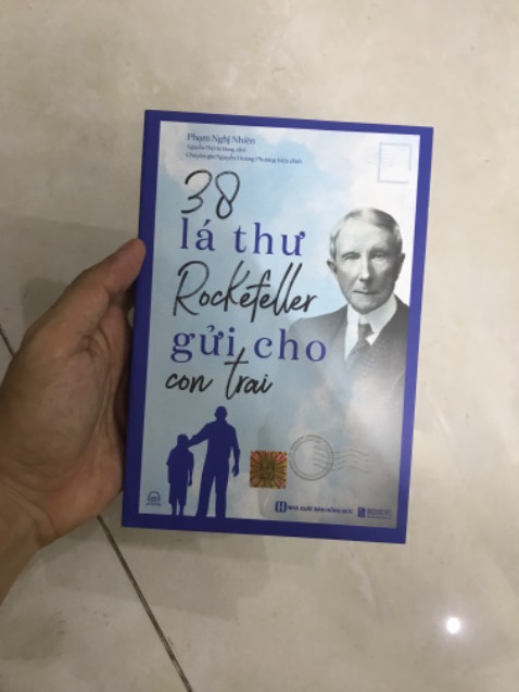 Shop giao hàng rất nhanh, đóng gói chắc chắn, cẩn thận. Chát lượng sách rất tốt. Mình rất hài lòng về sản phẩm cũng như dịch vụ của shop. Shop xứng đáng 5 sao