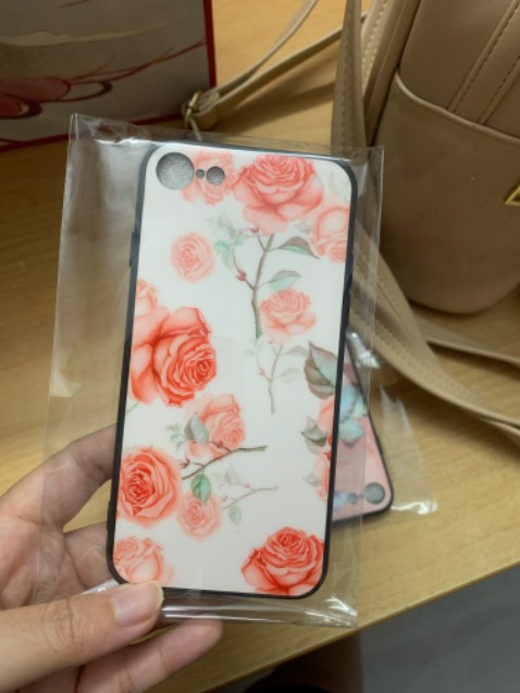 Giao nhanh đúng mẫu, ốp đẹp lắm, khít với đt, shop rất nhiệt tình hỗ trợ