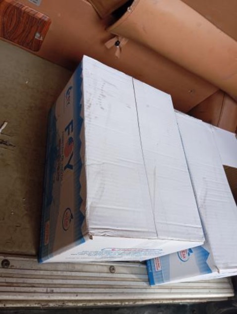 Nhà mình mua đi du lịch. Vừa đặt hqa là hôm sau có. Xuất sắc