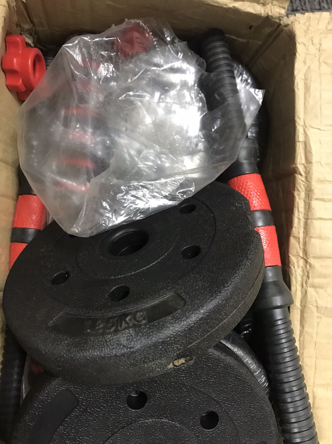 Tôi đã mua tủ lạnh LG 4tr7, cây lau nhà 600k trên tiki, nhưng đây là lần đầu tiên tôi có cảm giác như bị *** như này, shop làm ăn *** cò vậy? Phải chăng là sp cuối nên đánh tráo tạ cũ đã qua sử dụng, bất chấp bị report? Gói hàng có 3 pack là được bọc nilong còn lại một pack đã bị bóc, tạ bỏ bên ngoài cũ và sứt mẻ, tay cầm cũng ko đc bọc lại và cũ. Tiki nên khoá shop này lại tránh để ae sau mua phải hàng như này. Tôi đã mua tủ lạnh LG 4tr7, cây lau nhà 600k trên tiki, nhưng đây là lần đầu tiên tôi có cảm giác như bị *** như này, shop làm ăn *** cò vậy? Phải chăng là sp cuối nên đánh tráo tạ cũ đã qua sử dụng, bất chấp bị report? Gói hàng có 3 pack là được bọc nilong còn lại một pack đã bị bóc, tạ bỏ bên ngoài cũ và sứt mẻ, tay cầm cũng ko đc bọc lại và cũ. Tiki nên khoá shop này lại tránh để ae sau mua phải hàng như này.