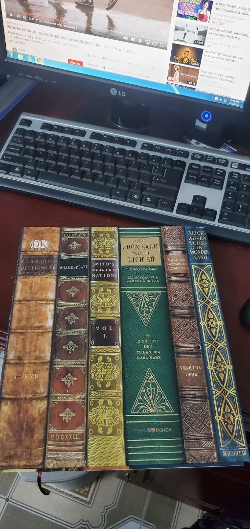 Đắn đo vì em nó quá khổ, cơ mà đó chính là điểm nổi bật. Đông A không làm bạn thất vọng khi check review bản S100 mình đã quyết định mua cuốn này. Đi theo dòng lịch sử mới thấy nền văn minh nhân loại đồ sộ như thế nào. Cảm ơn tiki giao hành nhanh, sách nguyên seal, đáng đồng tiền ?