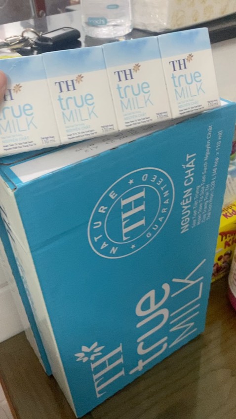 Sữa ngon thơm béo, mua cho bé mang theo đi học. Sữa này hay hết hàng, mong shop có nhiều hàng để mn dễ mua