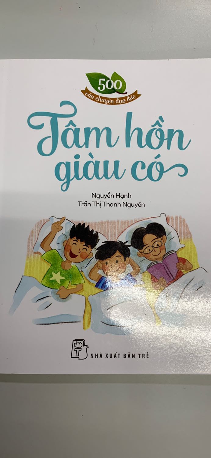 Sách đẹp, chữ in to rõ ràng, phù hợp cho học sinh.