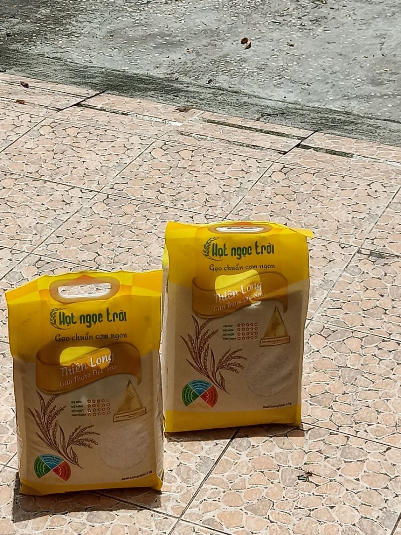 Gạo giao khá nhanh mùa giãn cách XH, rất vui. Like Tiki và shop. Nhận được món nào mùa này vui còn hiện bắt được tiền.