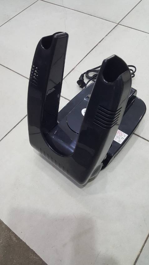 Máy ko đúng như hình , hình anh 1 kiểu giao máy kiểu khác . Loại này ko đèn ? 2 cái này có giống nhau đâu