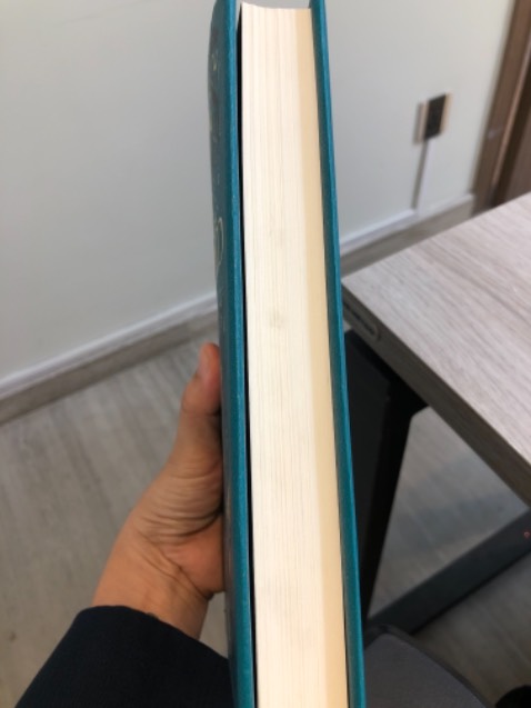 Sách hơi bẩn, k đc mới tinh tươm. Nhg giao siêu nhanh sau 1.5h và siêu sale nên chấp nhânj đc