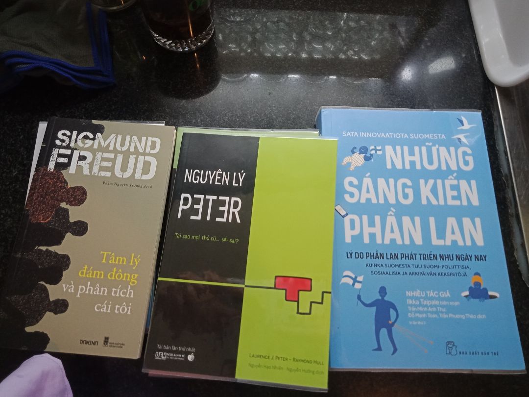 sản phẩm đóng gói ổn, tuy nhiên thì đơn hàng chia ra lẻ tẻ mua 7 cuốn mà giao 3 lần, sách mới, giá khá rẻ, mua ở tiki nhiều lần nên rất yên tâm. dạo này tiki có tính ship 3 đơn tính ship 3 lần