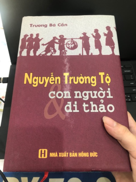 Sách dày, còn khá mới, không bị móp méo hay rách. Giao hàng tiêu chuẩn