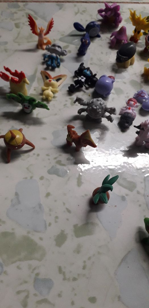 nói chung là tượng trưng quá..các con vật không đứng được nhiều..ba dớn nhựa dư..màu sắc bị nhòe lem..