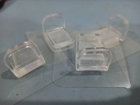 Hàng rẻ tiền nhưng đôn giá quá cao, cũ, bẩn, nứt vỡ, kém chất lượng. Hàng rẻ tiền nhưng đôn giá quá cao, cũ, bẩn, nứt vỡ, kém chất lượng.