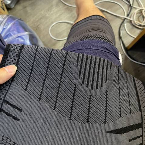 sản phẩm đẹp, chất liệu khá tốt đi vào cảm giác rất êm chân mà độ ôm và co giãn rất tốt