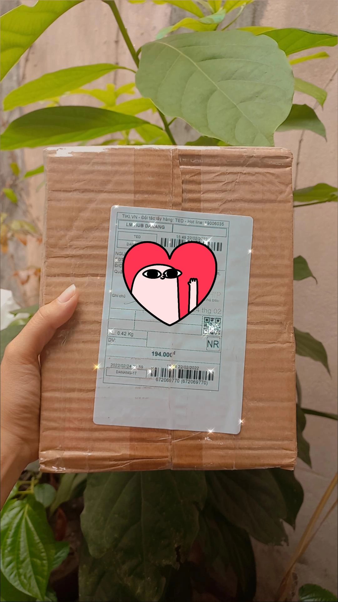 Sản phẩm giao nhanh, đóng gói kỹ càng, anh shipper thân thiện. Mùi hương thơm nhẹ, dạng bọt nên dùng rất tiện, dùng thử thấy khô thoáng, không bị rít. Nói chung là hài lòng, lần sau sẽ ủng hộ shop tiếp!