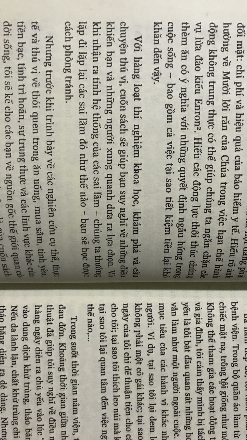 Bìa thì bung sẵn, giấy thì in chồng lên nhau, KHÔNG THỂ ĐỌC ĐƯỢC MẤY TRANG ĐẦU. 
Đề nghị Tiki đổi hàng ngay.